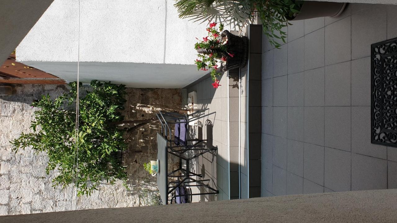 Hotel Lemon Tree Donji Seget Exterior foto