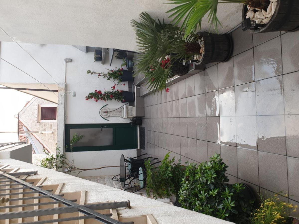 Hotel Lemon Tree Donji Seget Exterior foto