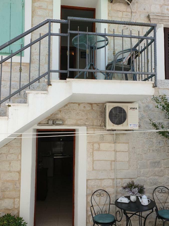 Hotel Lemon Tree Donji Seget Exterior foto